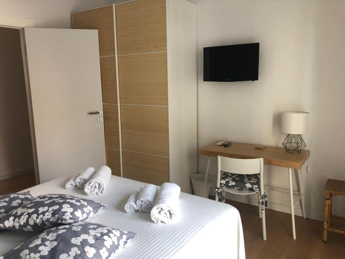 Home 22 Appartamento In Centro Storico - Катания Экстерьер фото