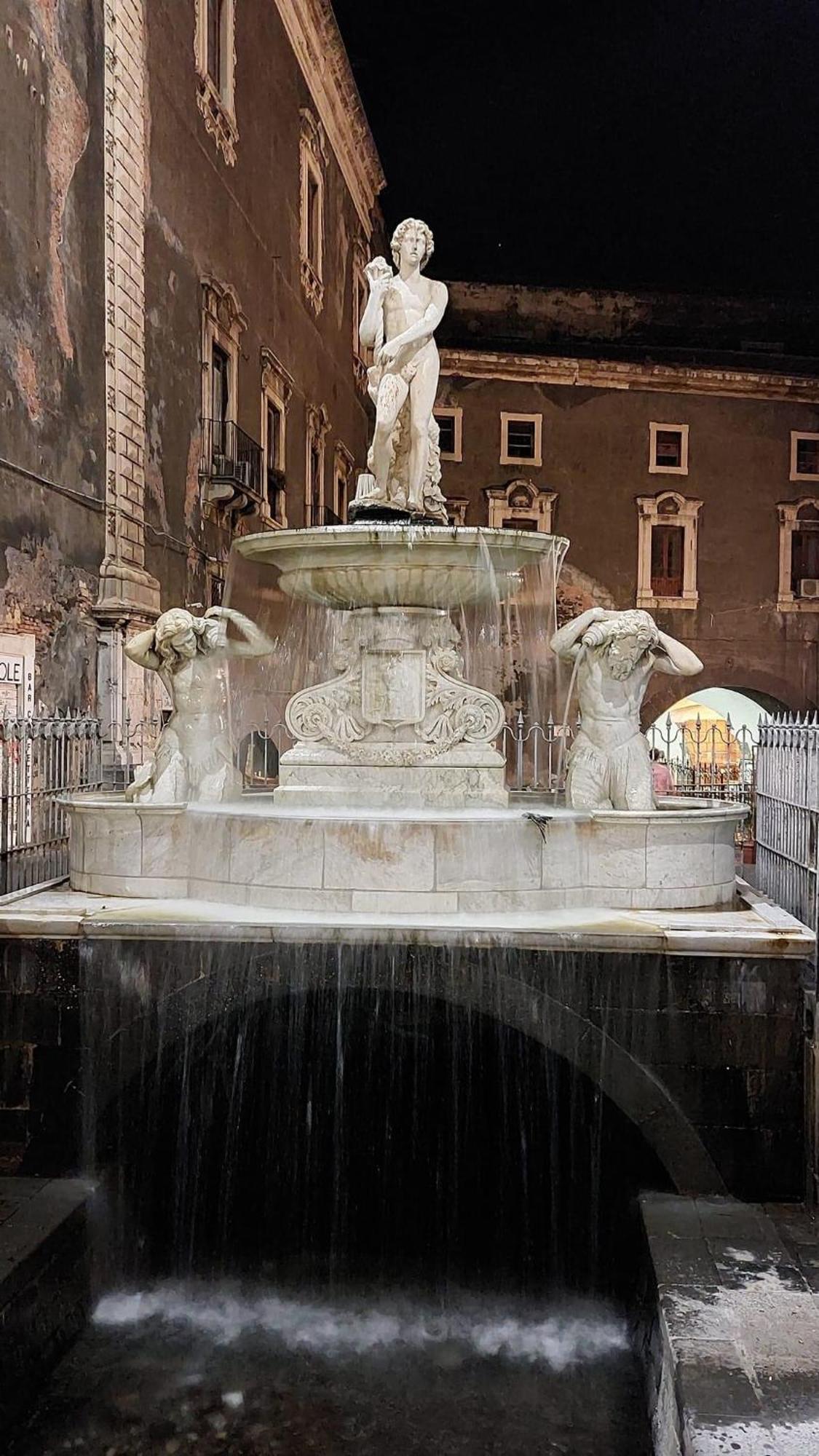 Home 22 Appartamento In Centro Storico - Катания Экстерьер фото
