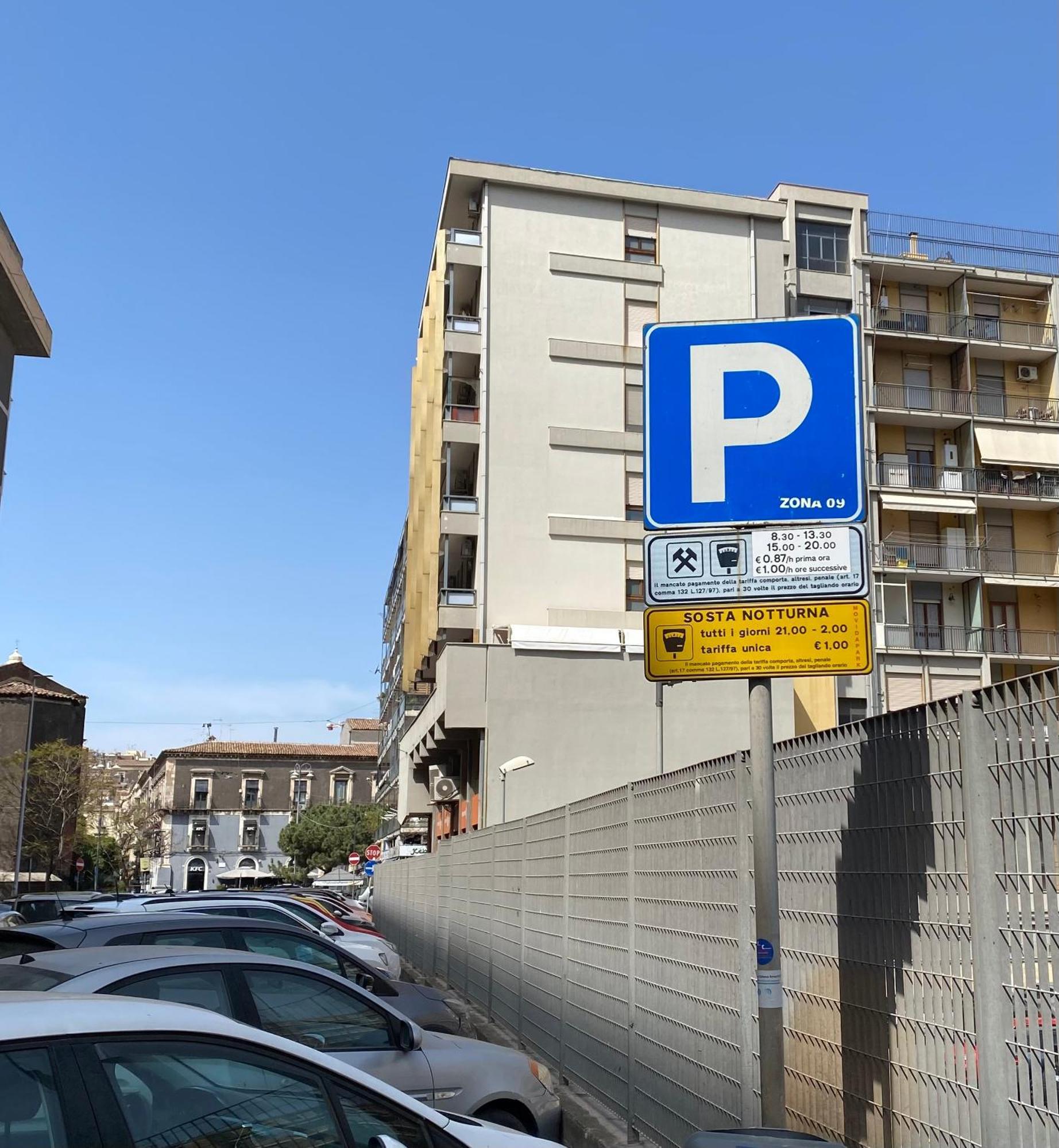 Home 22 Appartamento In Centro Storico - Катания Экстерьер фото